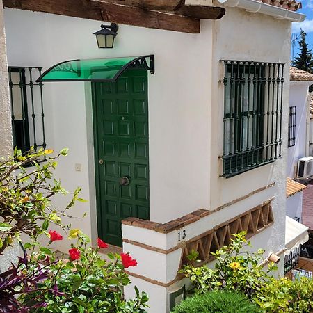Semi-Detached Adosado Con Encanto -130 M2 - Wifi 600 Mb - Piscina Comunitaria - Patio Privado Торремолинос Экстерьер фото